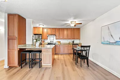 955 Shorepoint Court #208, Alameda, CA 94501 - Photo 4