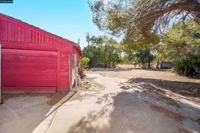 2812 Cowell, Concord, CA 94518 - Photo 8
