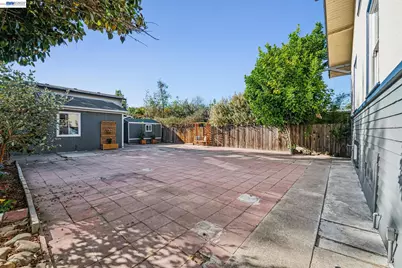 1801 Wood St, Alameda, CA 94501 - Photo 28