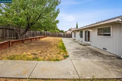 905 Heron Dr, Suisun City, CA 94585 - Photo 10