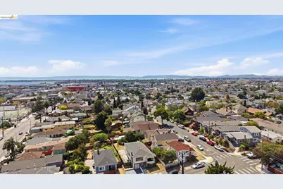 4207 Carrington St, Oakland, CA 94601 - Photo 44