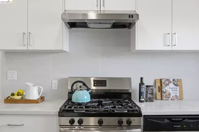 4207 Carrington St, Oakland, CA 94601 - Photo 22