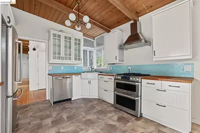 4528 Mattis Ct, Oakland, CA 94619 - Photo 8