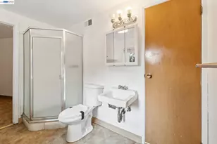 6151 Valley View Rd, Oakland, CA 94611 - Photo 30