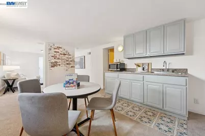 364 Lester Ave, Oakland, CA 94606 - Photo 16