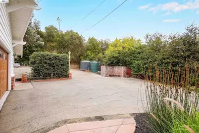 9338 Crow Canyon Rd, Castro Valley, CA 94552 - Photo 46