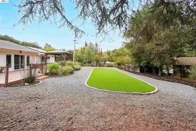 9338 Crow Canyon Rd, Castro Valley, CA 94552 - Photo 52