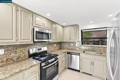 900 Augusta Dr, Moraga, CA 94556 - Photo 16