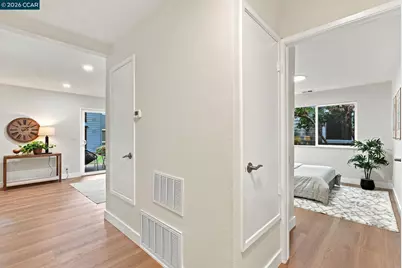 42 Emery Bay Dr, Emeryville, CA 94608 - Photo 8