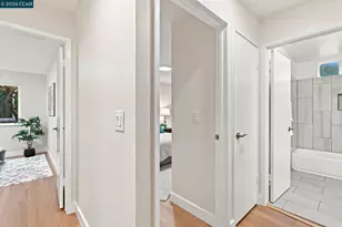 42 Emery Bay Dr, Emeryville, CA 94608 - Photo 24