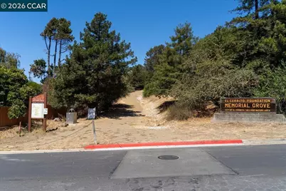1436 Everett St, El Cerrito, CA 94530 - Photo 40
