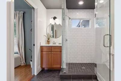 626 Caldwell Rd, Oakland, CA 94611 - Photo 36