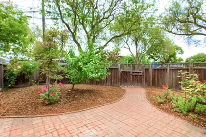 1265 Hopkins St, Berkeley, CA 94702 - Photo 4