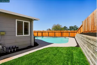 1628 Kingsly Drive, Pittsburg, CA 94565 - Photo 36
