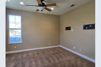 1896 Lourdes Court, Tracy, CA 95304 - Photo 4