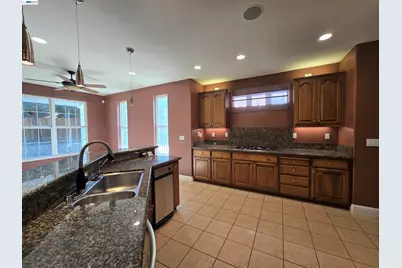 1896 Lourdes Court, Tracy, CA 95304 - Photo 10