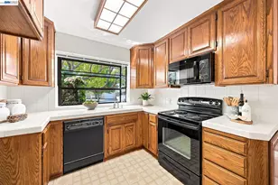 2220 Farley St, Castro Valley, CA 94546 - Photo 6