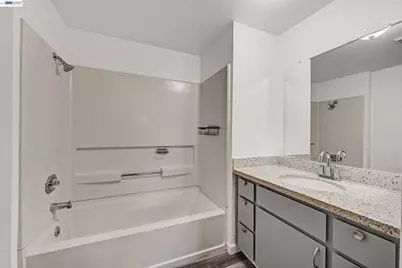 20115 Redwood Rd #15, Castro Valley, CA 94546 - Photo 16