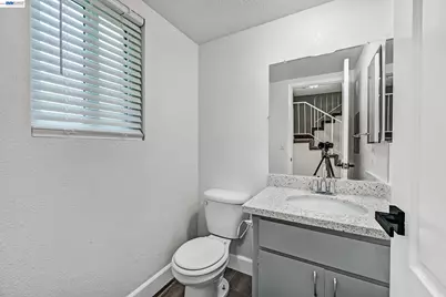 20115 Redwood Rd #15, Castro Valley, CA 94546 - Photo 14