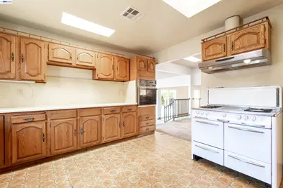 16182 Via Media, San Lorenzo, CA 94580 - Photo 12