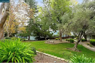 79 Fountainhead Ct, Martinez, CA 94553 - Photo 30