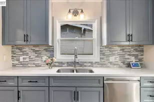 5817 Seminary Ct, Oakland, CA 94605 - Photo 6