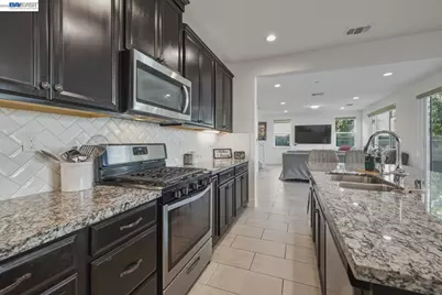 1658 Gobind Blvd, Mountain House, CA 95391 - Photo 14