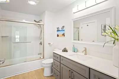 201 3rd St #302, Oakland, CA 94607 - Photo 22