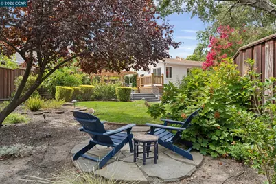 164 Lucinda Ln, Pleasant Hill, CA 94523 - Photo 2