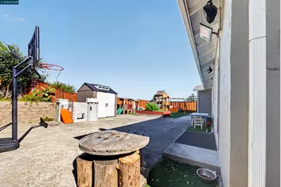 2444 Fitzpatrick St, San Pablo, CA 94806 - Photo 38