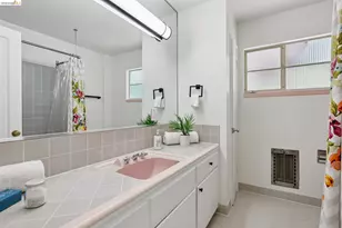 2 Mall Ct, Oakland, CA 94611 - Photo 46