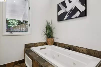 2 Mall Court, Oakland, CA 94611 - Photo 56