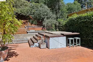 2 Mall Ct, Oakland, CA 94611 - Photo 72