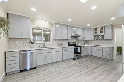 1204 Vistagrand Dr, San Leandro, CA 94577 - Photo 2