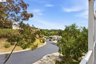 85 Samaria Ln, Oakland, CA 94619 - Photo 26
