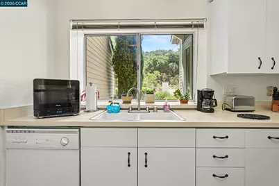 116 Whaler Cir, Hercules, CA 94547 - Photo 10