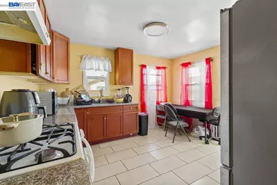24024 Park St, Hayward, CA 94541 - Photo 4