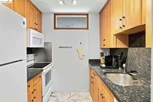 8 Commodore Dr, Emeryville, CA 94608 - Photo 4