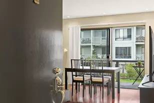 8 Commodore Dr, Emeryville, CA 94608 - Photo 22