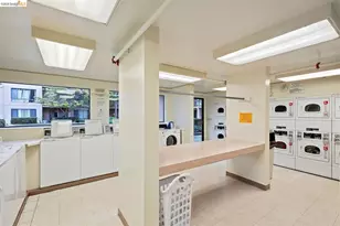 8 Commodore Dr, Emeryville, CA 94608 - Photo 44