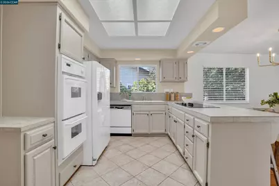 2975 Graymont Ct, Concord, CA 94518 - Photo 8