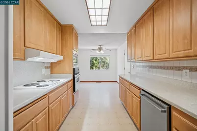 879 Greenway Dr, Martinez, CA 94553 - Photo 20