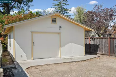 879 Greenway Dr, Martinez, CA 94553 - Photo 50