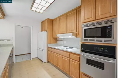 879 Greenway Dr, Martinez, CA 94553 - Photo 16