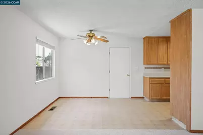 879 Greenway Dr, Martinez, CA 94553 - Photo 14