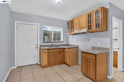 2244 20th St, Oakland, CA 94606 - Photo 56