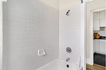 873 Erie, Oakland, CA 94610 - Photo 26