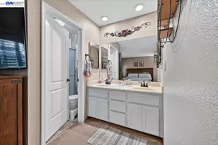 4561 Edwards Ln, Castro Valley, CA 94546 - Photo 18