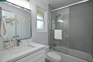 48 Rolling Green Cir, Pleasant Hill, CA 94523 - Photo 16