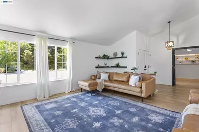 5736 Medallion Ct, Castro Valley, CA 94552 - Photo 10